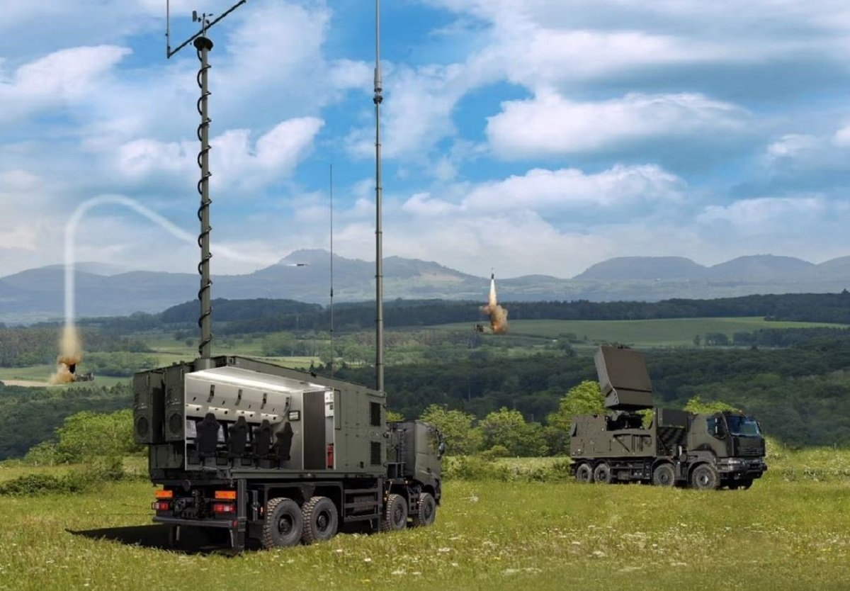 El sistema SAMP/T consta de un módulo de ataque, un radar en banda X con un sistema de identificación amigo-enemigo, un generador de energía y un módulo de recarga con capacidad para disparar hasta ocho misiles - PHOTO/Thales