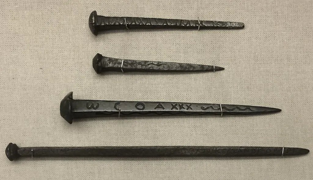 Clavos romanos usados con fines mágicos