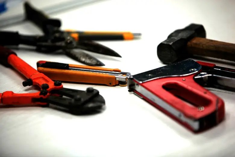 Tu asistente de IA te puede dar instrucciones y consejos para hacer reparaciones en tu hogar