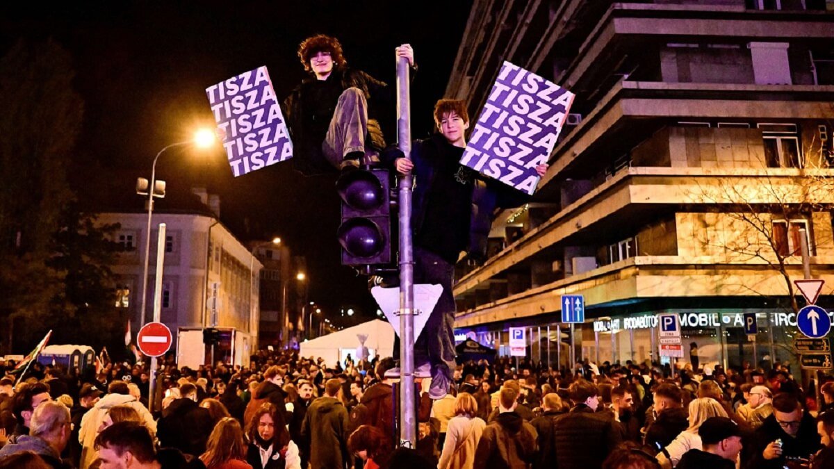 Simpatizantes del partido Tisza celebran victoria electoral en Hungría - PHOTO/REUTERS/MARTON MONUS