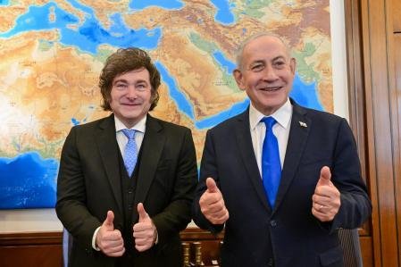 El primer ministro israelí, Benjamin Netanyahu recibe al presidente argentino, Javier Milei 