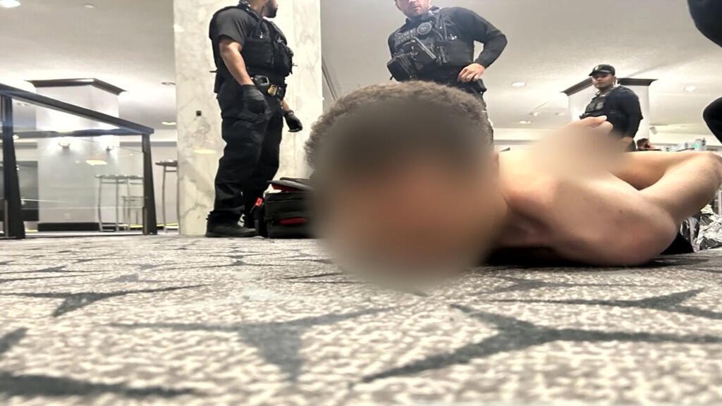 Lo que sabemos del tiroteo que interrumpió la cena de corresponsales con Trump