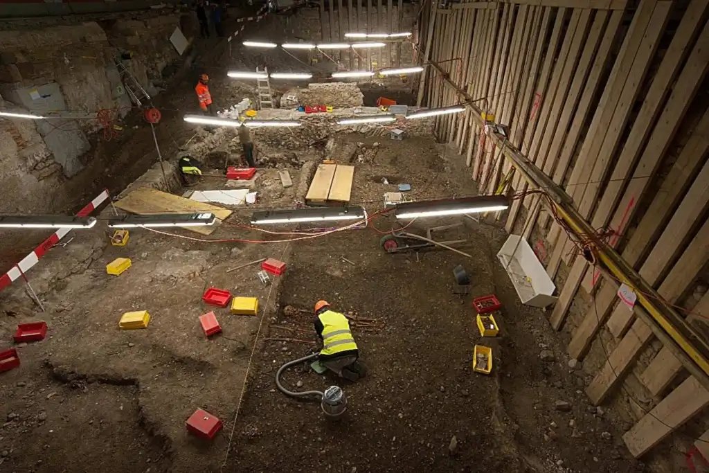 Excavación en el interior de la sala de conciertos del Stadtcasino de Basilea
