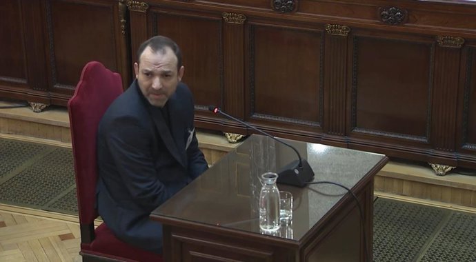 El hijo del exministro José Luis Ábalos, Víctor Ábalos, durante su declaración como testigo en el juicio del Tribunal Supremo por la presunta trama de mascarillas, en Madrid (España).