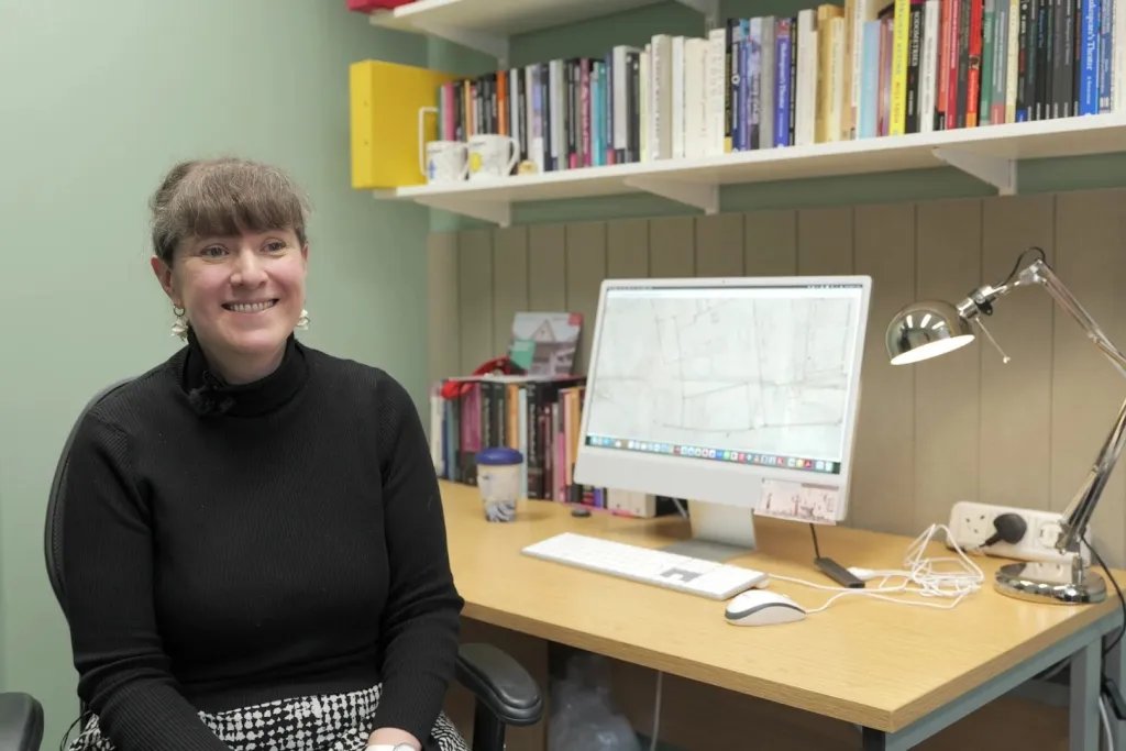 La profesora Lucy Munro, catedrática de Shakespeare y Literatura Moderna Temprana en King's College London