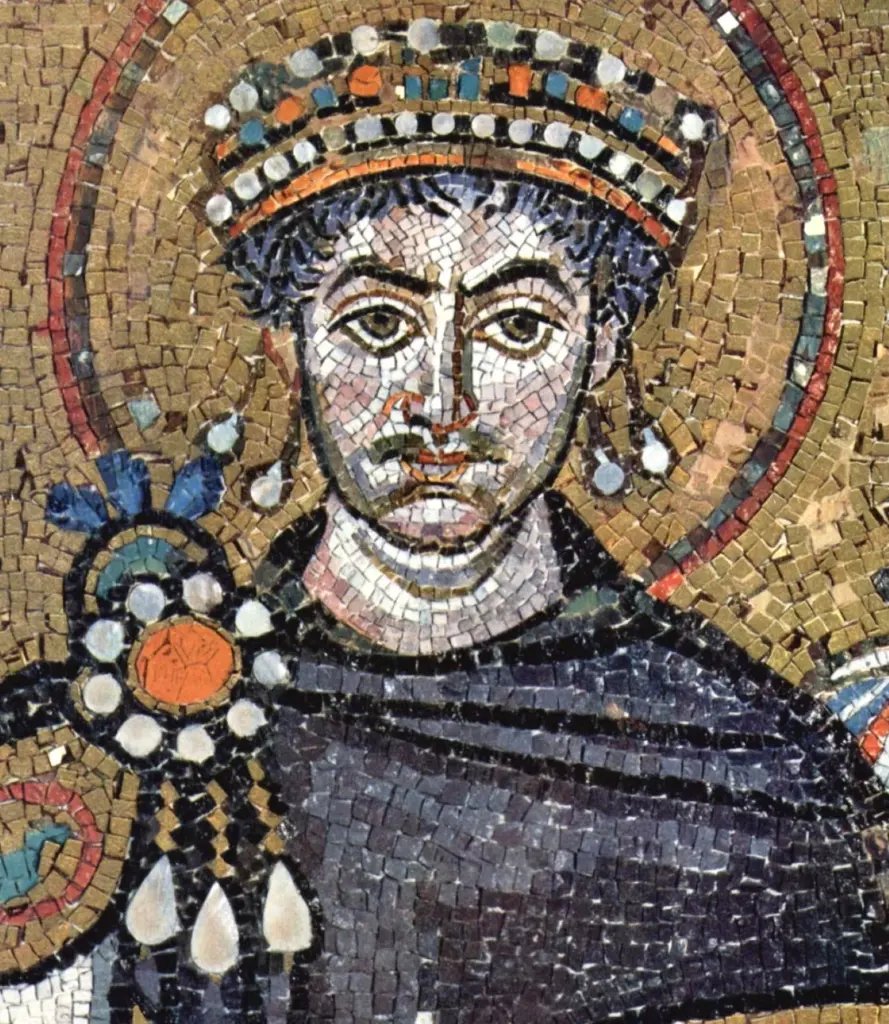 Justiniano, detalle de uno de los mosaicos en Rávena