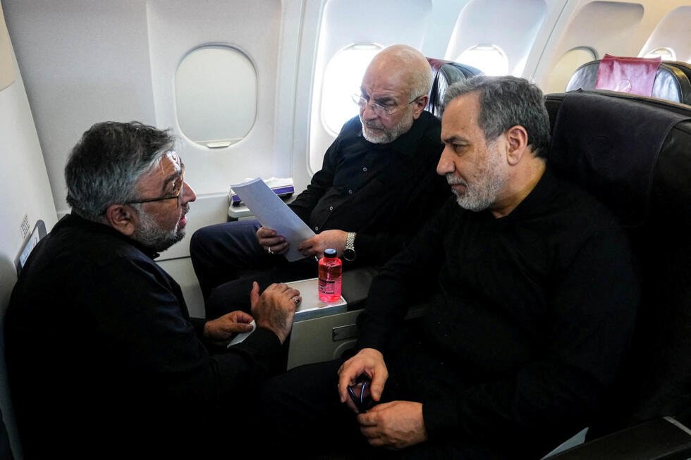 Archivo: el presidente del Parlamento iraní, Mohammad Bagher Ghalibaf, y el ministro de Asuntos Exteriores iraní, Abbas Araqchi, de camino a Zúrich, Suiza, el 20 de junio de 2026.