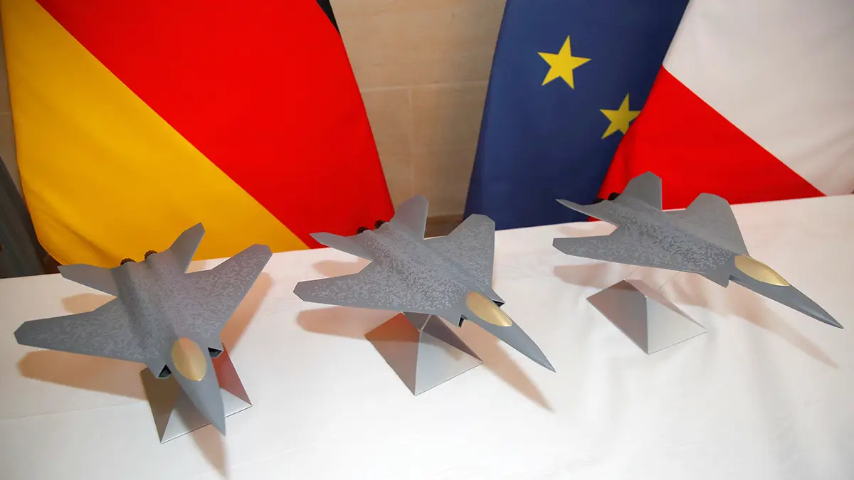 Maquetas a escala del Sistema de Combate Aéreo del Futuro (FCAS / SCAF) franco-germano-español, el avión de combate de última generación de Europa - REUTERS/ CHARLES PLATIAU