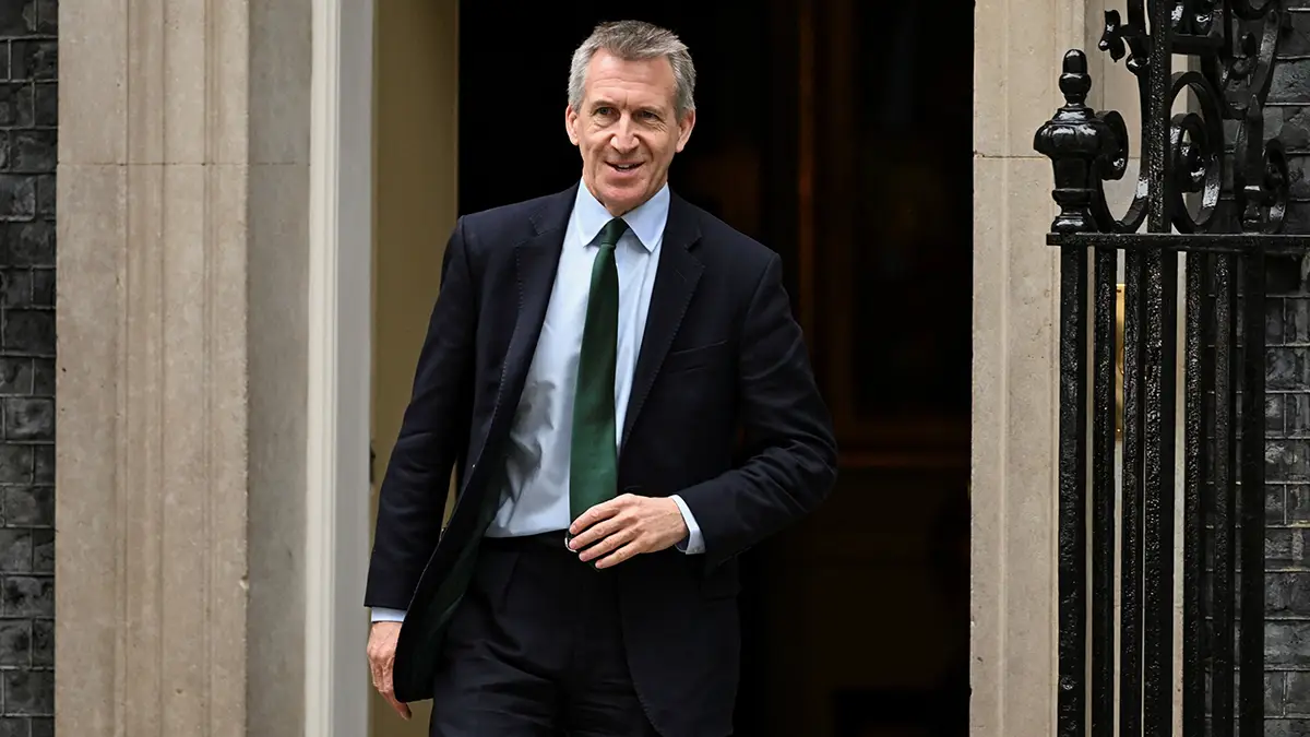 El recién nombrado ministro de Defensa británico, Dan Jarvis, camina por Downing Street, al día siguiente de la dimisión del ministro de Defensa británico, John Healey, a raíz de la polémica sobre los niveles de gasto en defensa, en Londres, Reino Unido, el 12 de junio de 2026 - REUTERS/ CHRIS J.RATCLIFFE