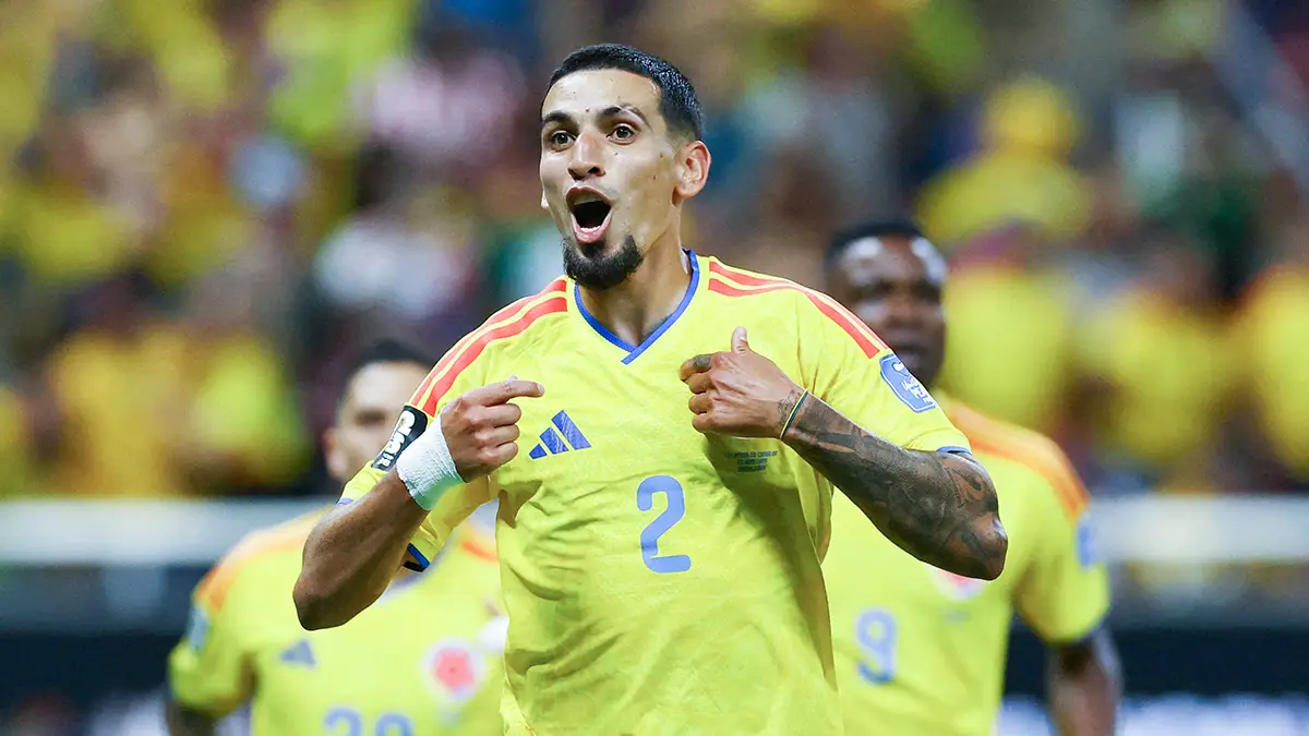 Colombia Daniel Muñoz celebra marcar su primer gol - REUTERS/ DANIEL BECERRIL