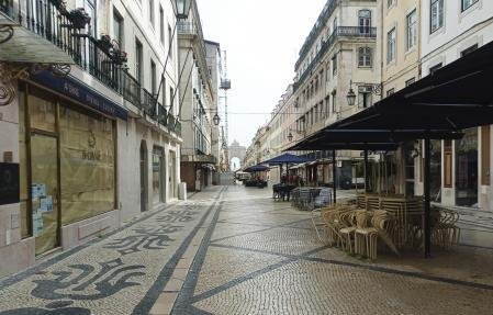 La Baixa de Lisboa, en su diseño posterior al terremoto: calles rectas y anchas y edificios de tres o cuatro alturas