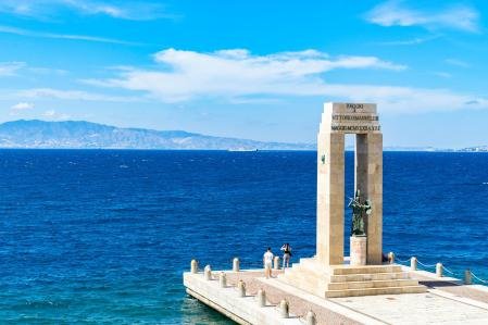 De la Arena dello Stretto, de Reggio Calabria, frente al estrecho de Messina 