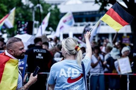 Asistentes al mitin de la AfD en Berlin el 29 de junio del 2026
