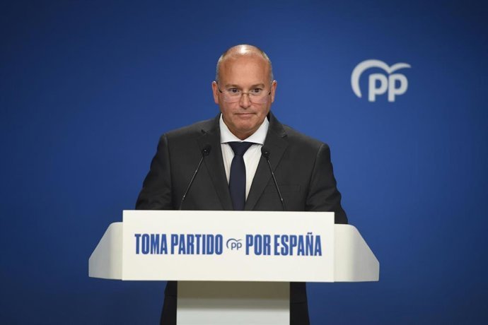 Archivo - El nuevo secretario general del PP, Miguel Tellado, durante una rueda de prensa posterior a la reunión del Comité de Dirección del PP, en la sede del partido, a 7 de julio de 2025, en Madrid (España). 