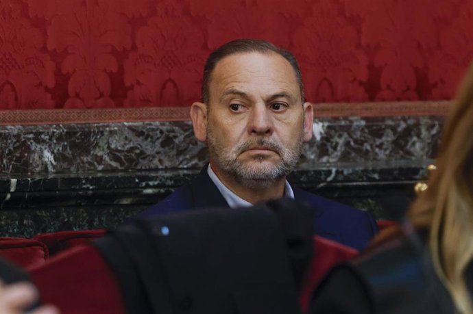 Archivo - El exministro José Luis Ábalos en el banquillo de los acusados durante el juicio por el 'caso mascarillas' en el Tribunal Supremo, a 7 de abril de 2026, en Madrid (España).