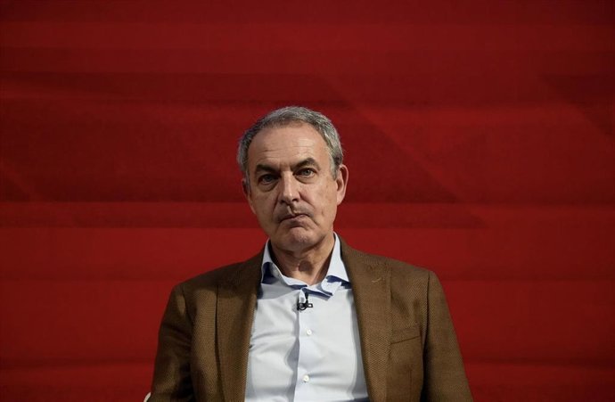 Archivo - El expresidente del Gobierno José Luis Rodríguez Zapatero, durante el 15º Congreso del PSPV, en el Palacio de Congresos de Valencia, a 31 de enero de 2025, en Valencia, Comunidad Valenciana (España).