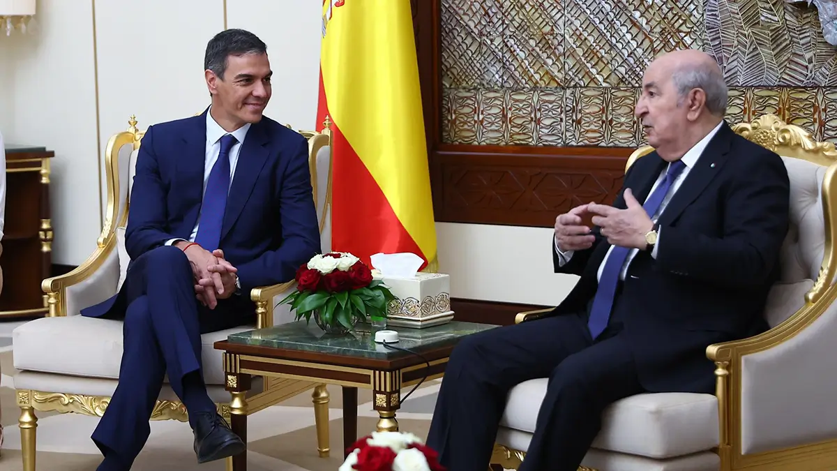 El presidente del Gobierno. Pedro Sánchez, mantiene un encuentro con el presidente de Argelia Abdelmajid Tebboune - Pool Moncloa/Fernando Calvo