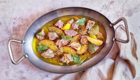 Bonito confitado con escabeche de nectarina