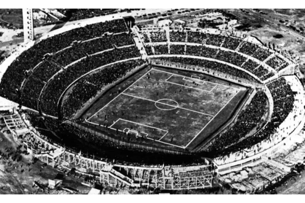 El estadio Centenario de Montevideo durante el Mundial de 1930