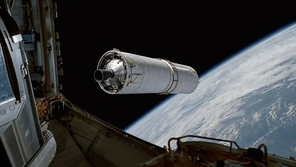 Representación de una etapa de cohete en el espacio cislunar