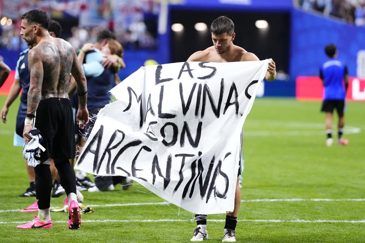 Argentina podría enfrentarse a medidas disciplinarias por la pancarta sobre las Malvinas