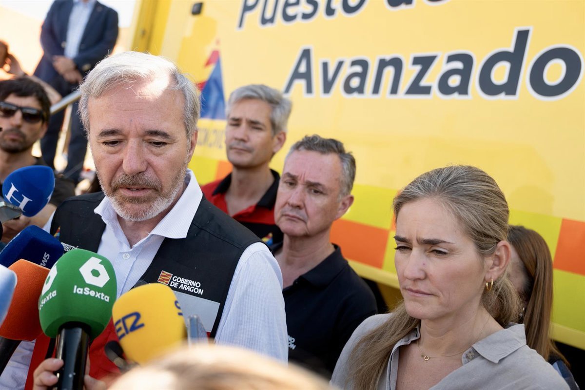 Azcón: El incendio de Orés (Zaragoza) "está descontrolado y sigue quemando muchas hectáreas"