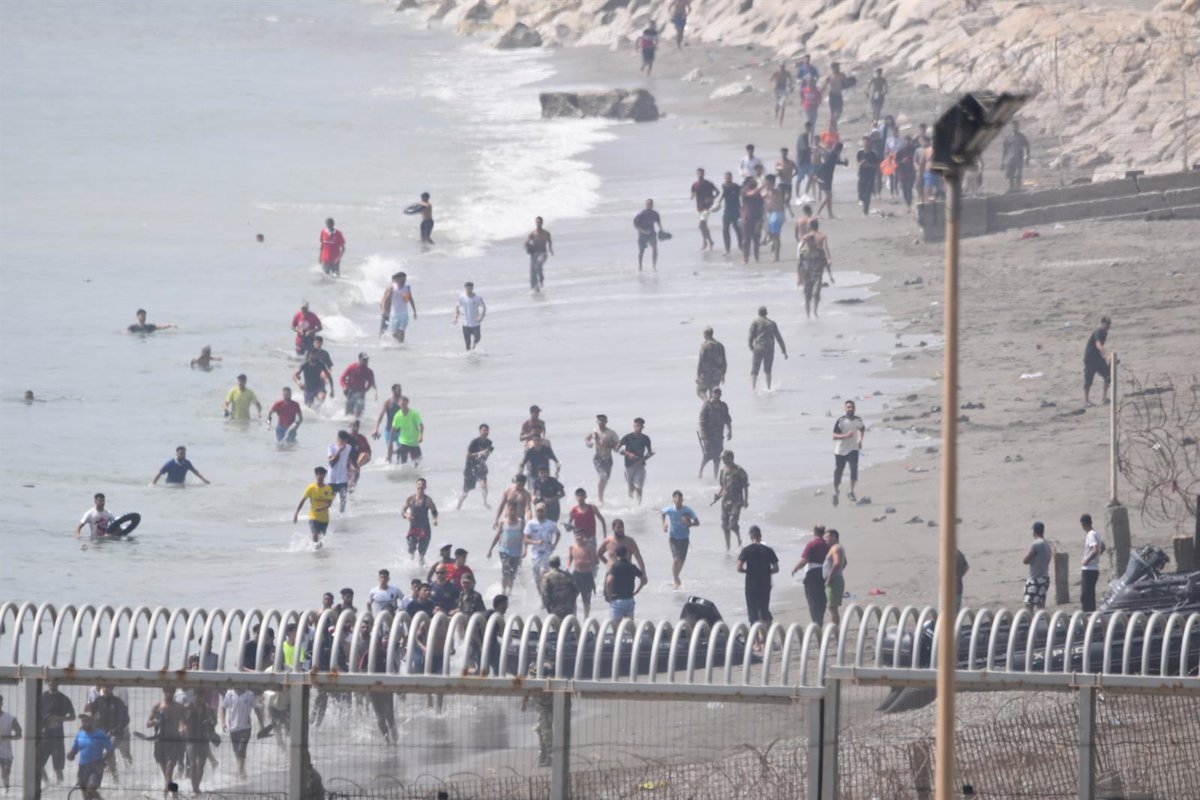 El Gobierno reforzará con el Ejército a la Guardia Civil para mantener la srguridad en Ceuta