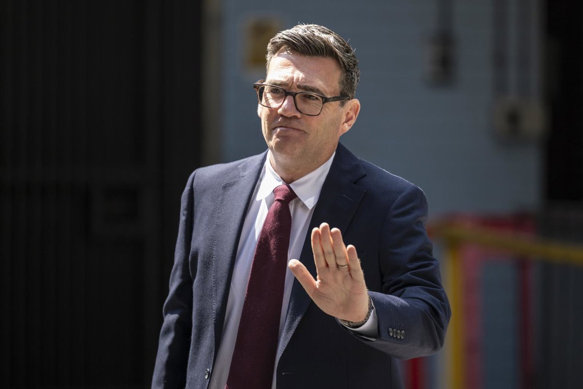 El Partido Laborista anuncia a Andy Burnham como su líder e inminente primer ministro de Reino Unido