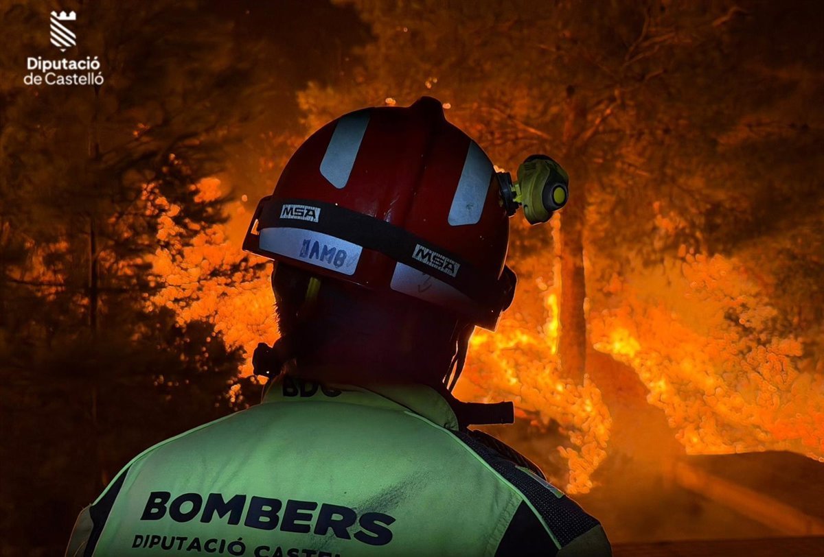 El incendio de la Vall d'Uixó está "perimetrado", aunque "no asegurado"