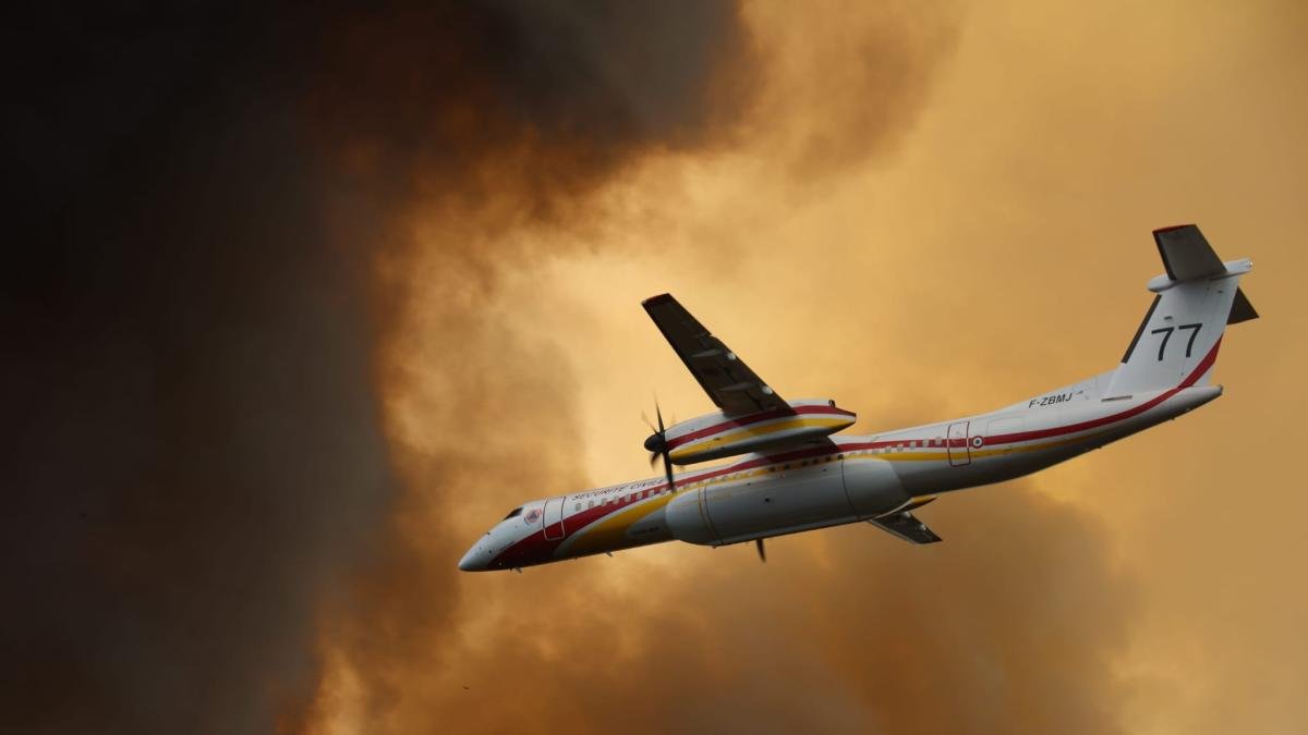 El incendio del sur de Francia se reaviva y obliga a más evacuaciones