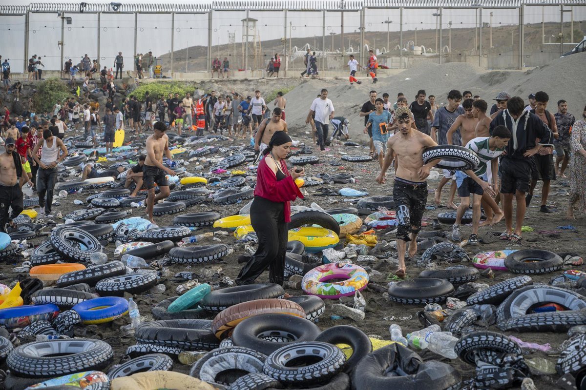 Localizan tres cadáveres más de inmigrantes en Ceuta esta madrugada