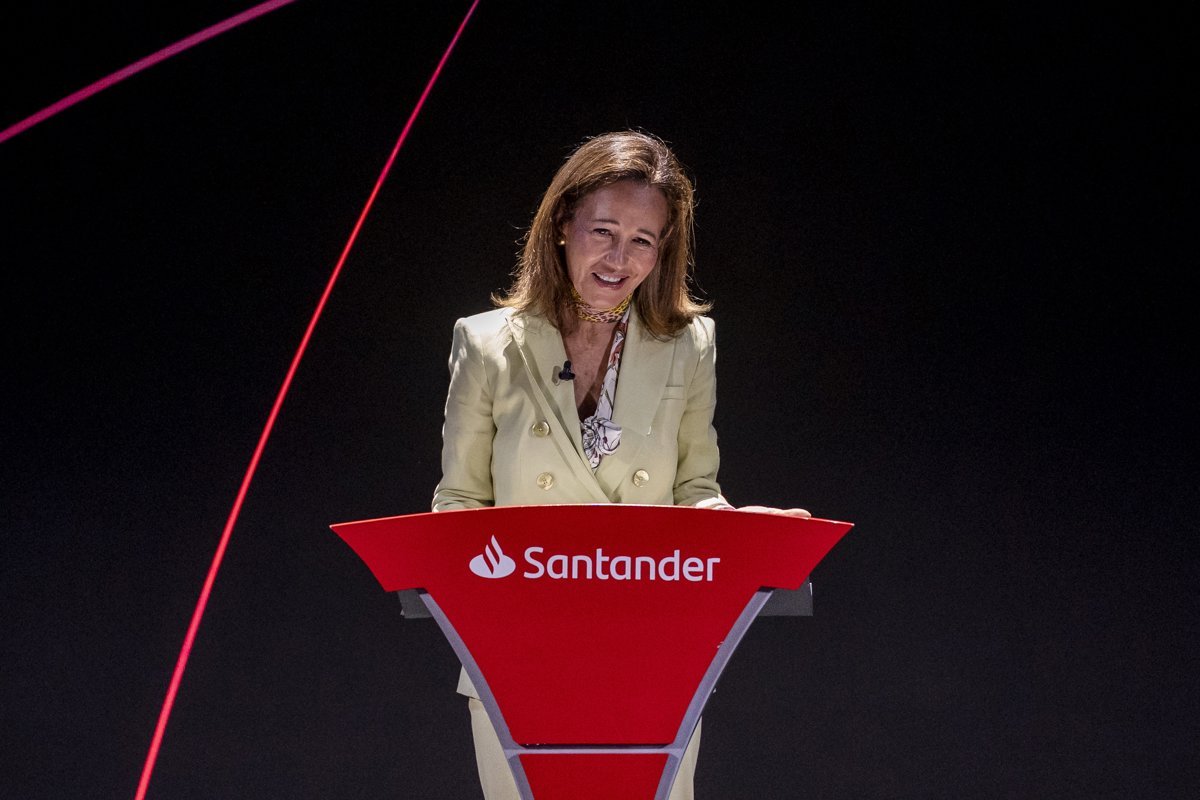 Santander gana 7.328 millones hasta junio, un 14,9% más